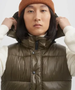 Toboggan Canada ALEX VEST New Arrivals