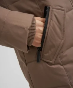 Toboggan Canada JENNA L PARKA