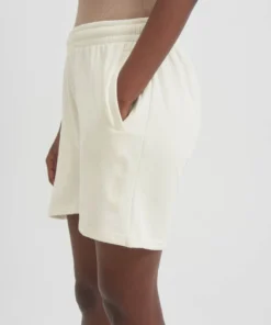 Toboggan Canada UNISEX LUXE FLEECE SWEAT SHORTS - OFF WHITE